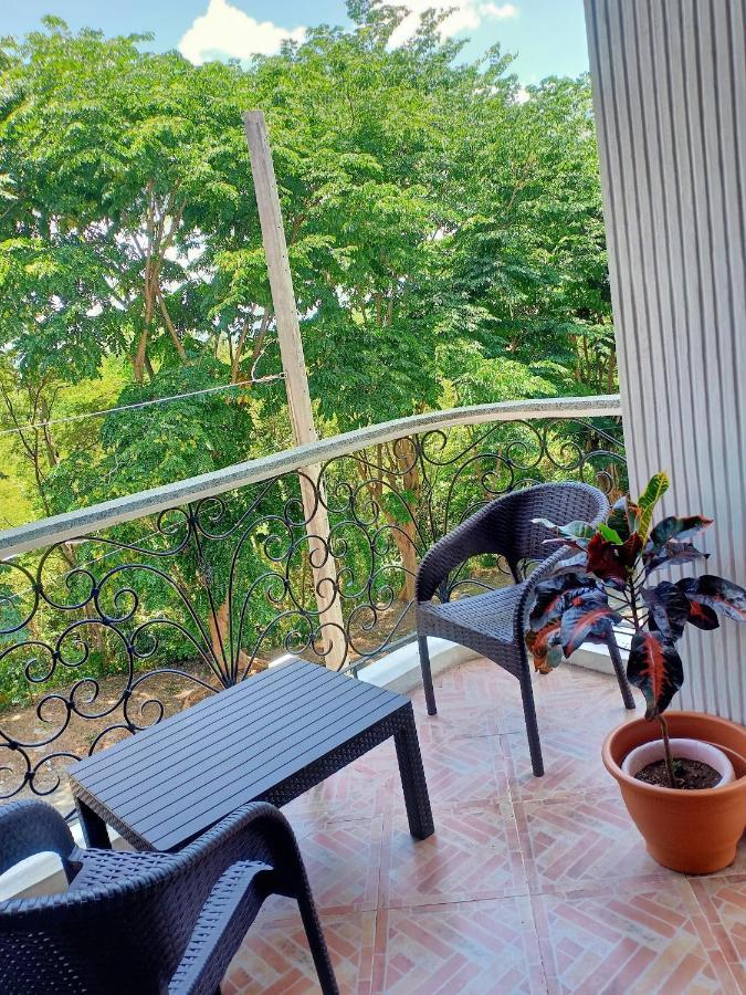 El Castillo Bed And Breakfast Angono Exterior photo